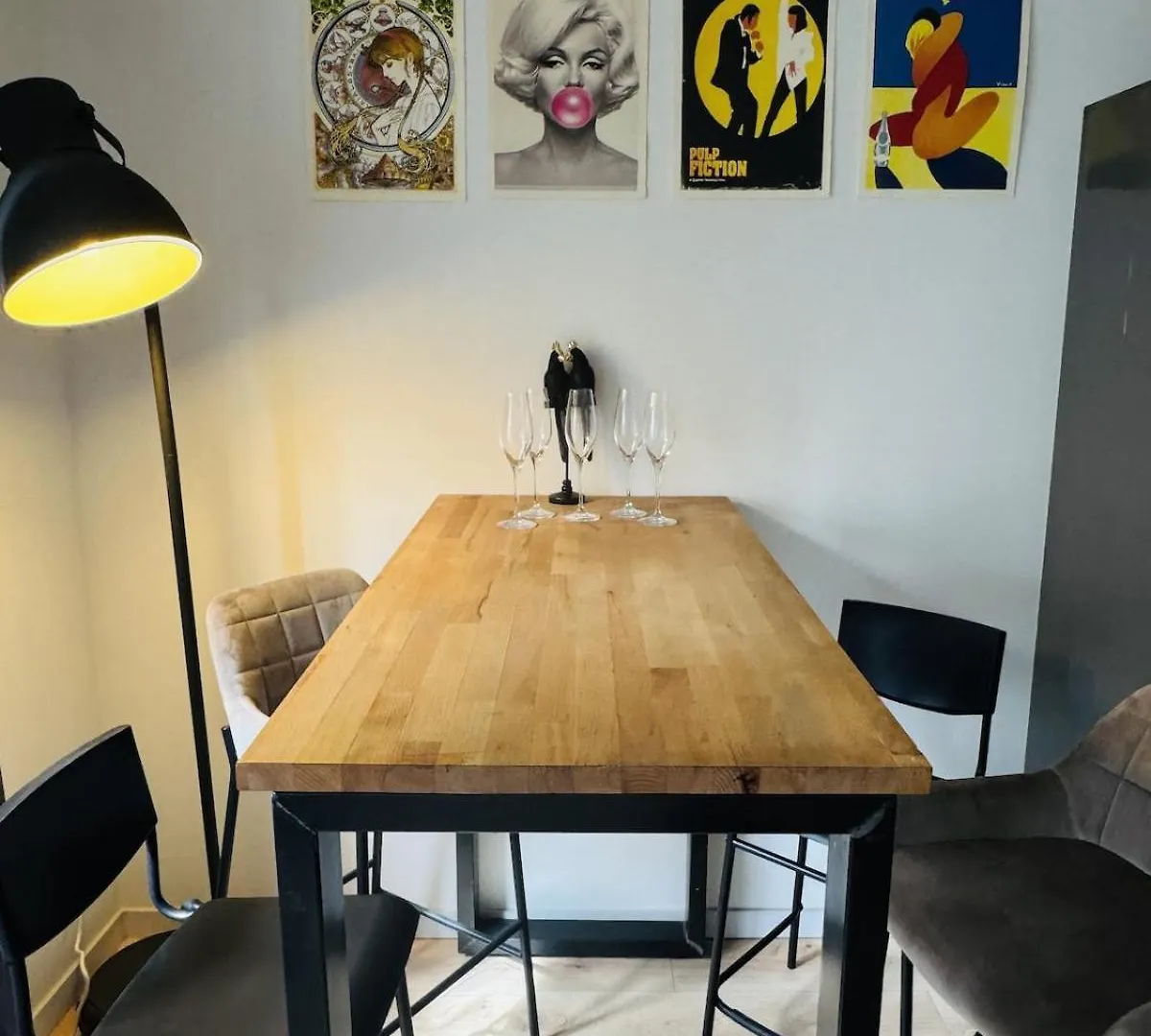 Coeur De Ville Jacuzzi Retroprojecteur Terrasse Petit Dejeuner Love Room Saint-Etienne